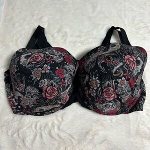 Black Floral & Skull Print T-Shirt Bra with Pink Roses